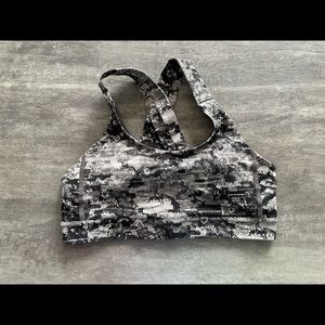 Lululemon sports bra. Size 6. Black & white.